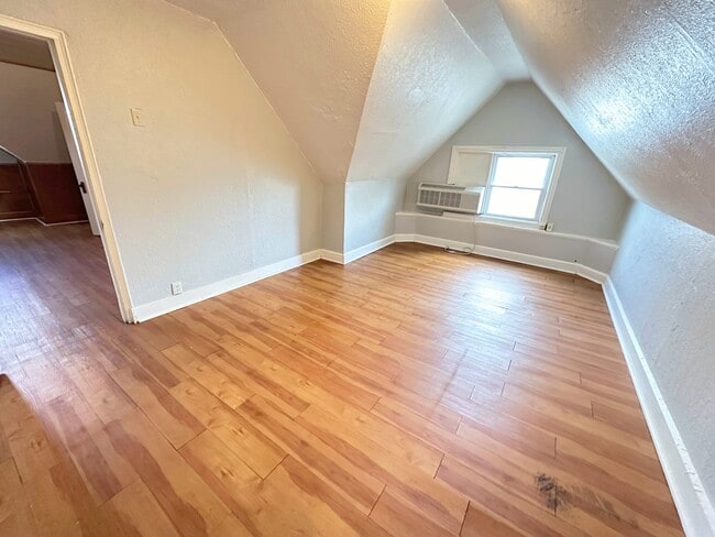 Building Photo - 7467 Schoyer Ave
