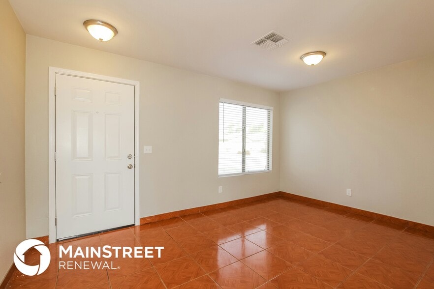 Building Photo - 16087 W Woodlands Ave