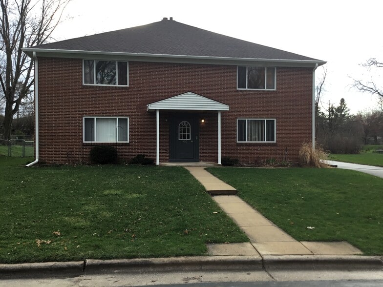 Primary Photo - 426 Rushmore Ln