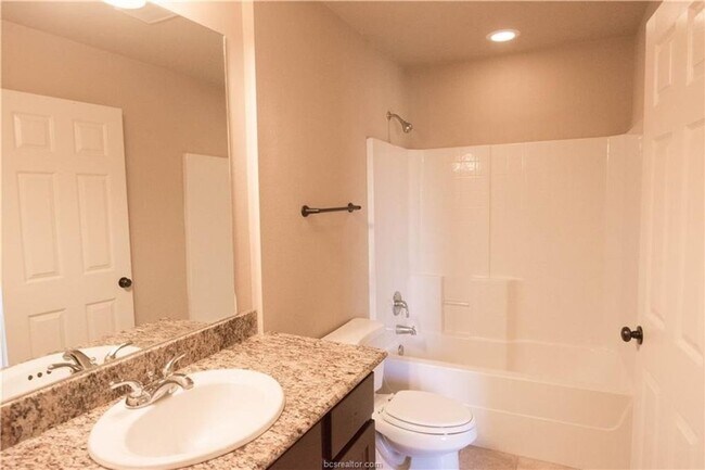 Building Photo - 3376 Keefer Loop