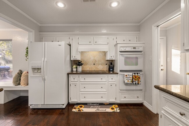 Building Photo - 522 River Plantation Dr
