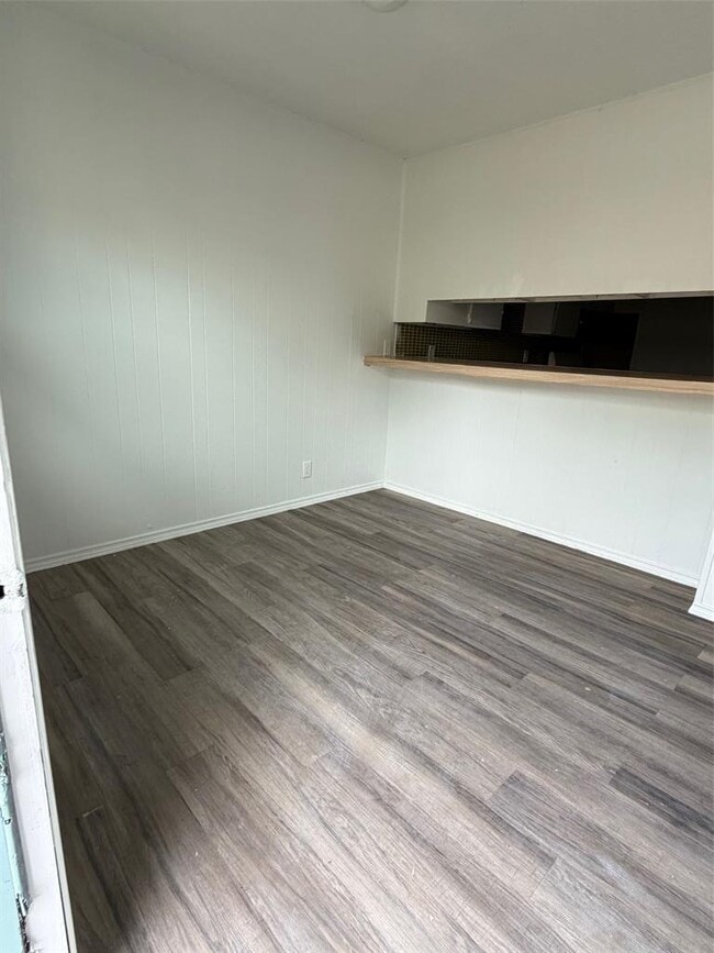 Building Photo - 1006 N Meadows Dr