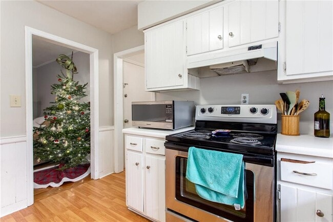 Building Photo - 1138 Arlington Pkwy NE