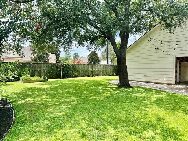 Building Photo - 14227 Championship Ln