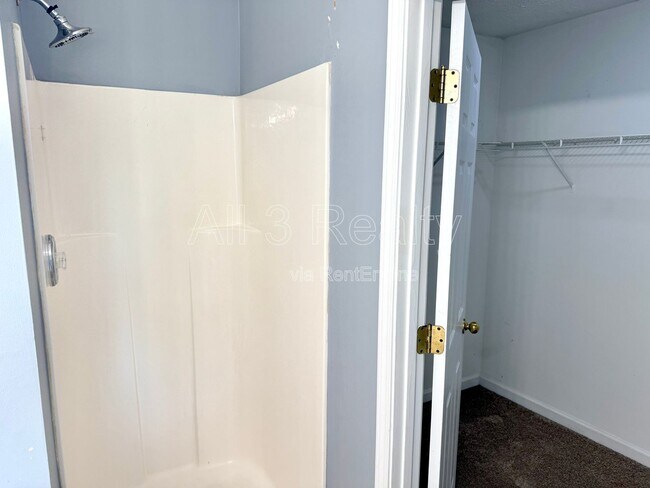 Building Photo - 11166 Knotty Pine Pl
