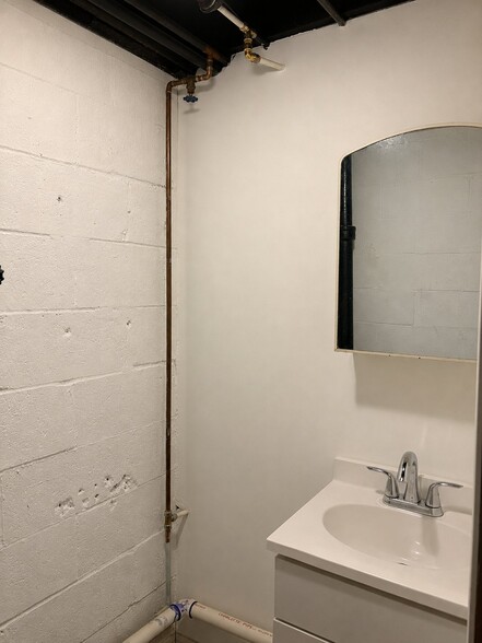 Building Photo - 4821 Williston St
