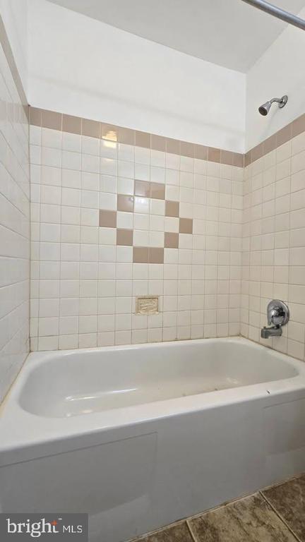 Building Photo - 1515 N 60th St