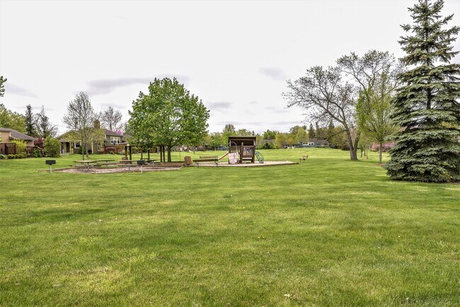 Building Photo - 2655 Whitewood St