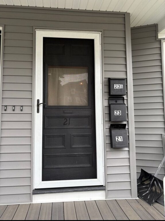 Building Photo - 21 Walnut Ave