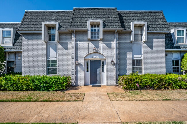 Building Photo - 11307 N May Ave