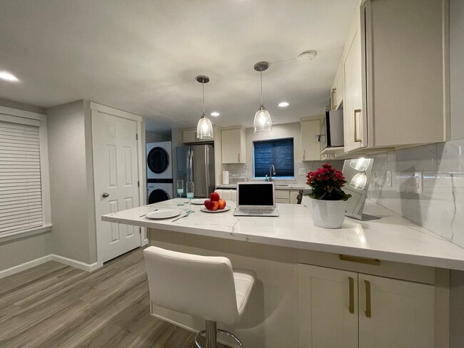 Building Photo - 4204 Letitia Ave S