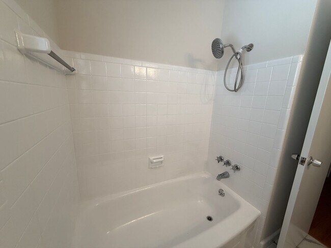 Building Photo - Home in Seminole for rent