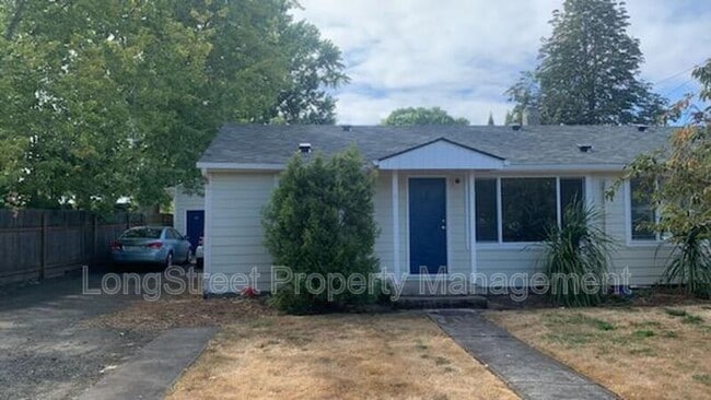 Primary Photo - 350 SE Lilly