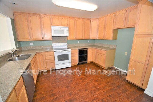 Building Photo - 1629 Pierside Ln