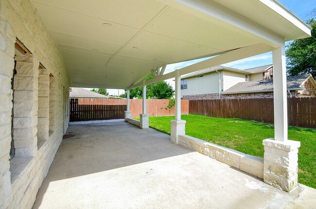 Building Photo - 13410 Cricklewood Creek Ln