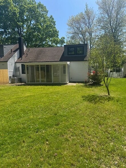 Building Photo - 7843 Emery Cir