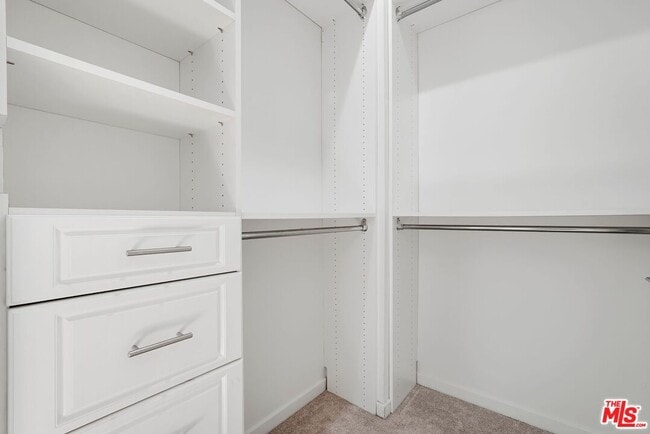 Building Photo - 6531 S Seabluff Dr