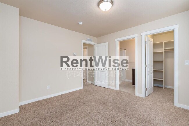 Building Photo - 8732 W Pine Valley Ln
