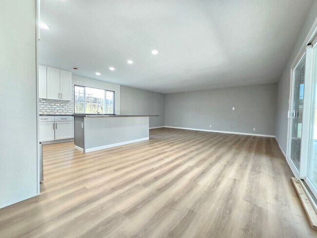 Building Photo - Remodeled Home for Rent – Fresh, Modern, a...
