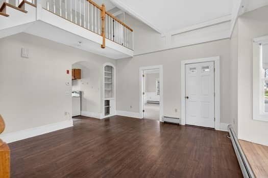 Building Photo - 102 Market St