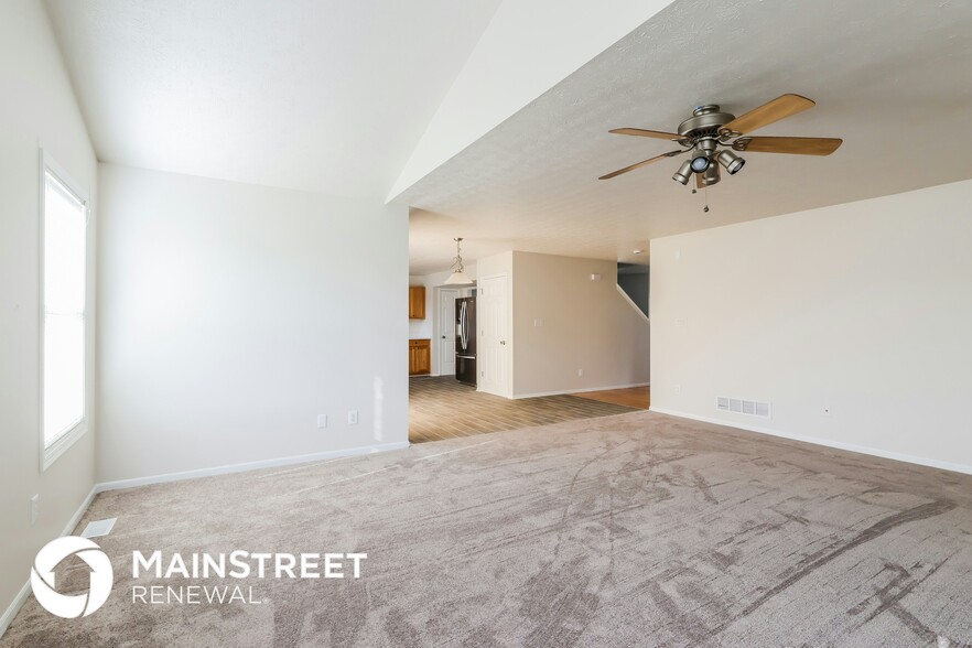 Building Photo - 10201 Red Clover Ct