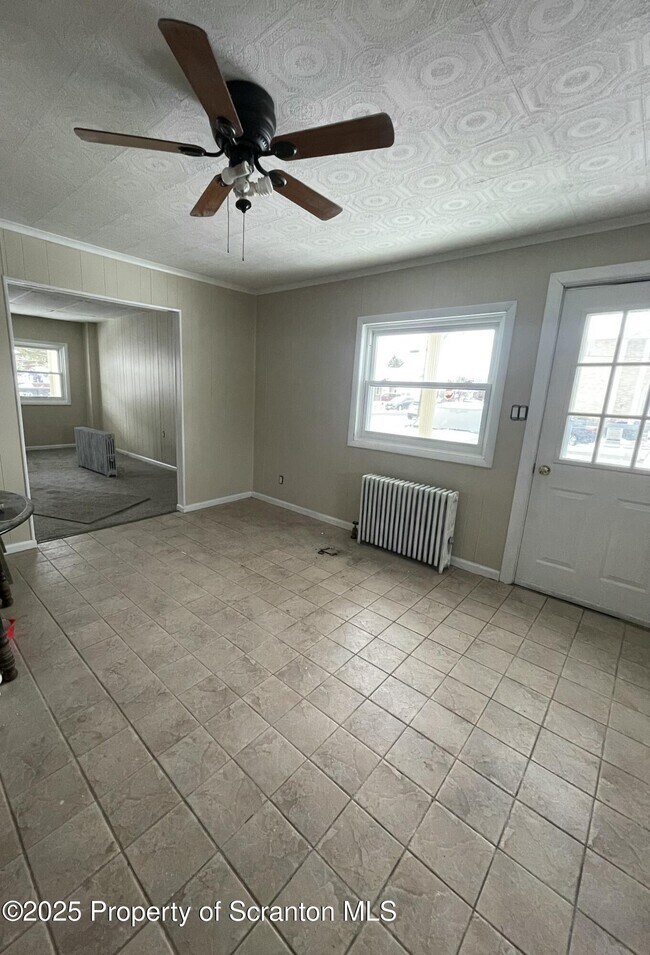 Building Photo - 302 Vine St