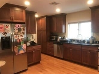 Building Photo - 11 Oak St