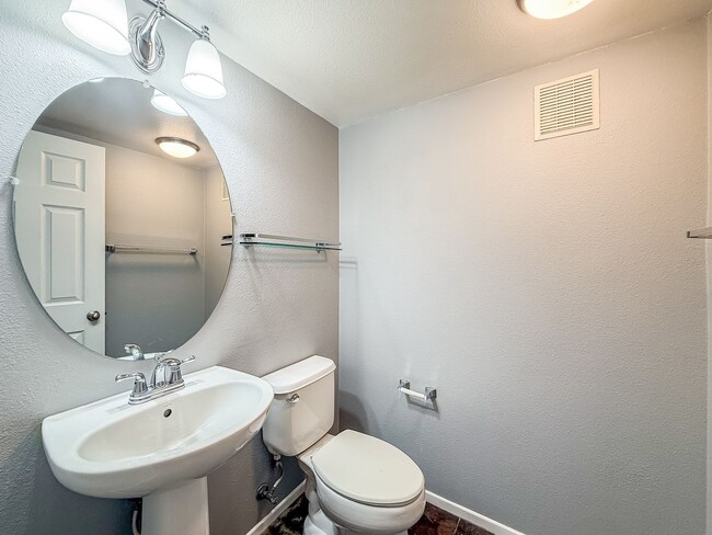 Building Photo - Great 1B/1.5BA Townhome in 4S Ranch