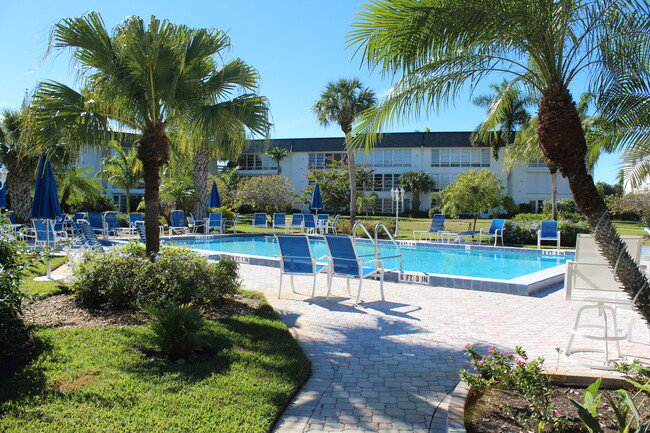 Pool, Shuffle Board & Amenities - 315 Saint Andrews Blvd