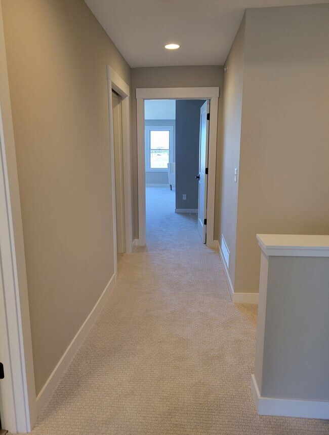 Building Photo - Executive Luxury Rentals