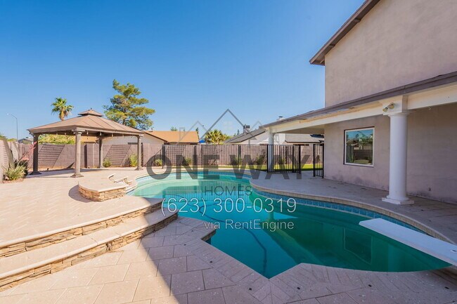 Building Photo - 1325 W Lobo Ave