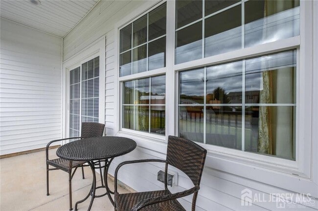 Building Photo - 425 Tavern Rd