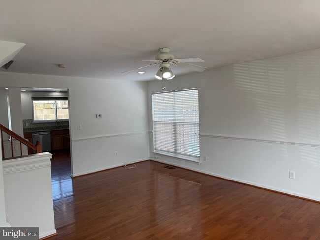 Building Photo - 16918 Toms River Loop