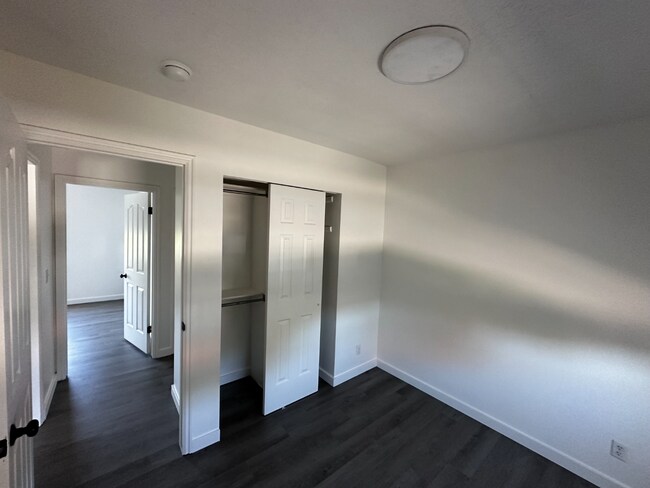 Building Photo - Charming 3-Bedroom Home for Rent in a Tranquil Neighborhood