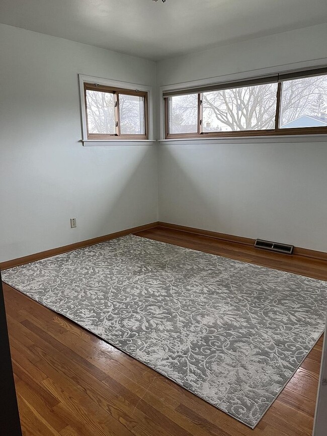 Building Photo - 2509 Delaware Ave