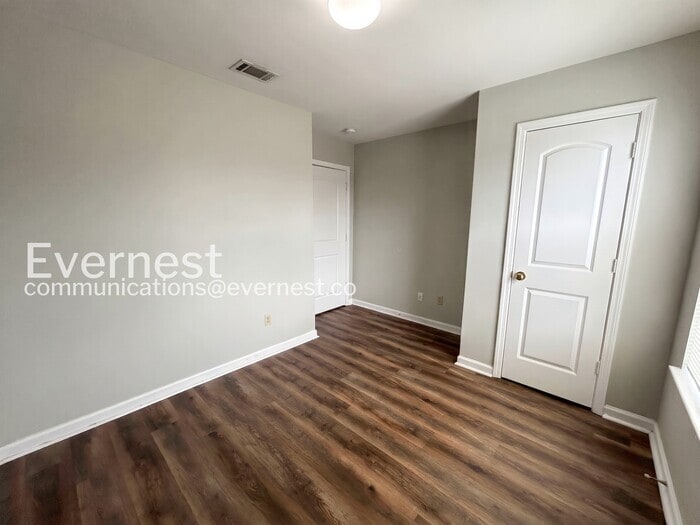 Building Photo - 3157 Lauren Evelyn Way