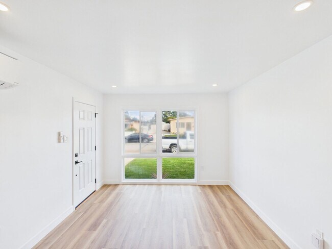 Building Photo - 3257-59 Luna Ave