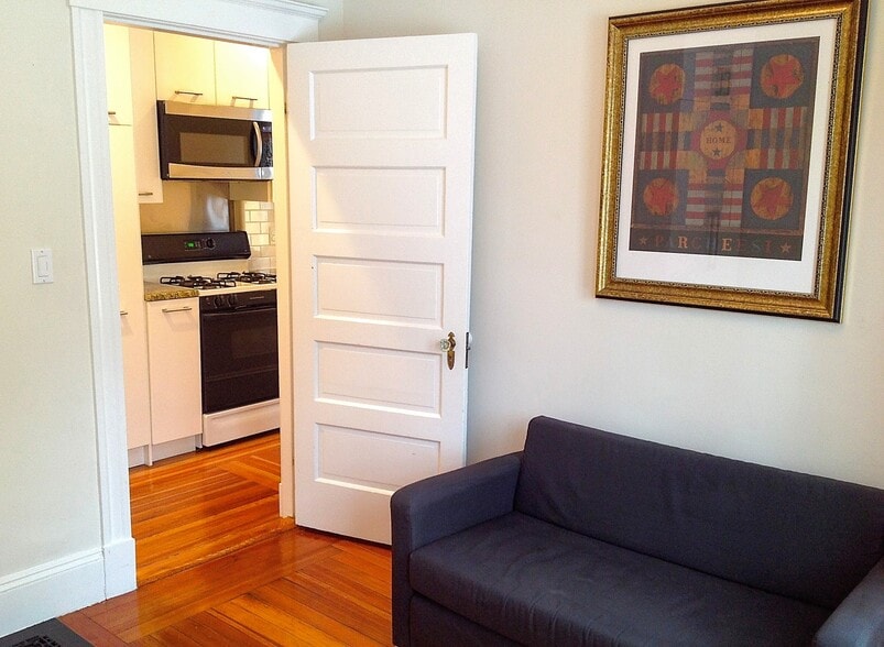 BEDROOM 2 or OFFICE - 41 Fairfield Street