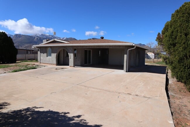 Building Photo - Fully Renovated Home You'll Want To See!