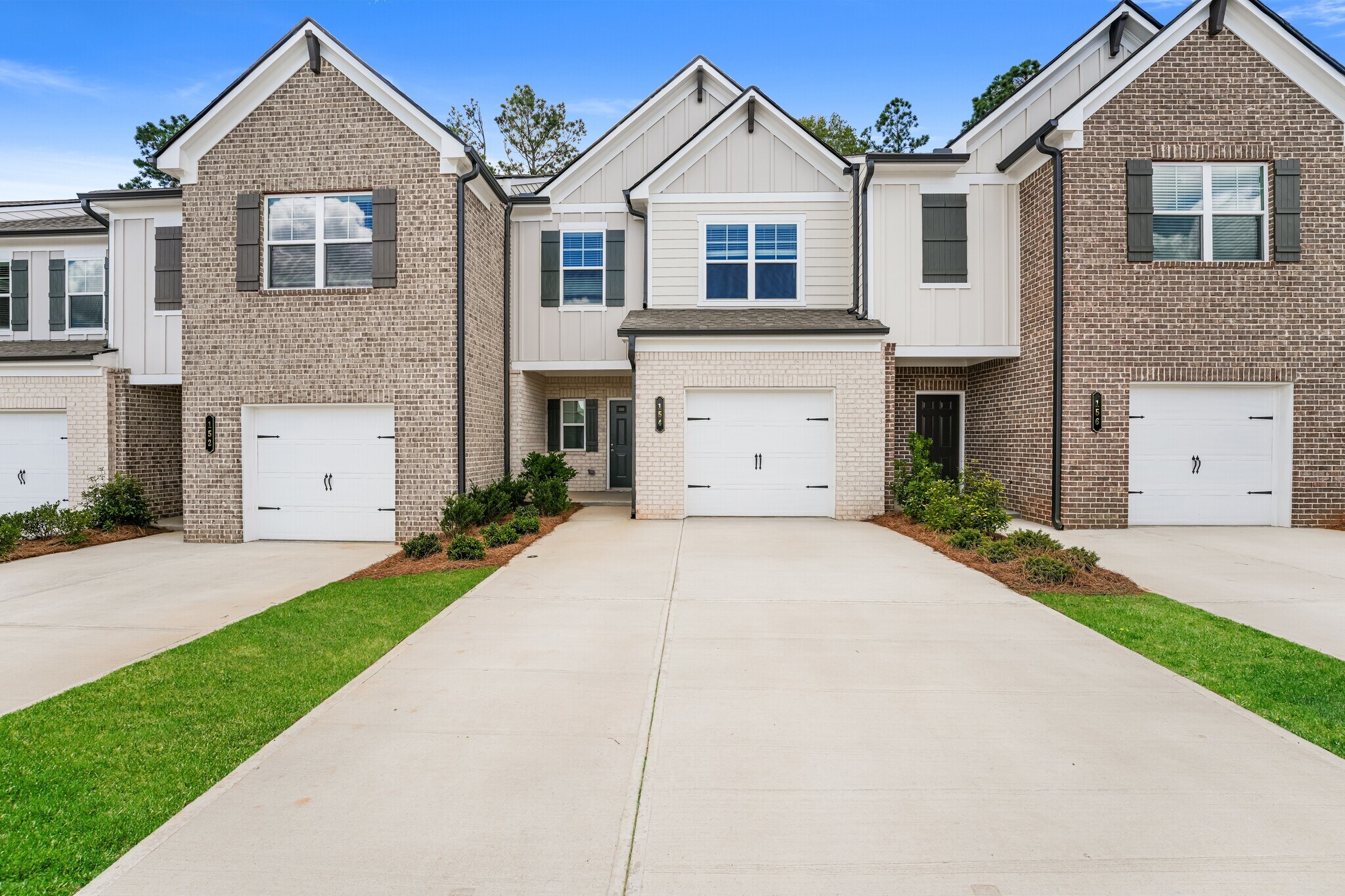 Building Photo - 154 PYRUS Ln
