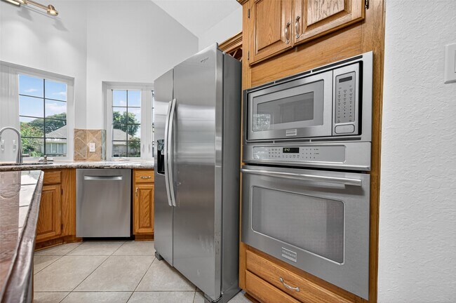 Building Photo - 2483 Hodges Bend Cir