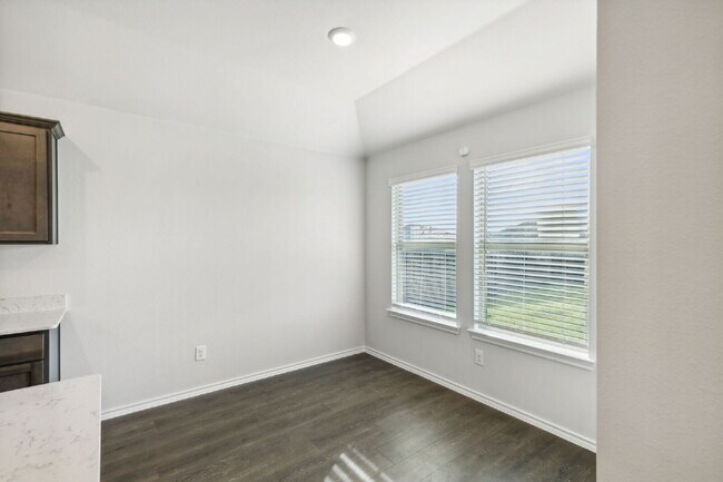 Building Photo - 606 Wrangler Dr