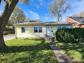 Building Photo - Remodeled 3-4 bedroom 2 bath house
