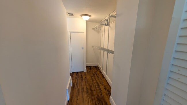 Building Photo - 1448 NE 27th Ct