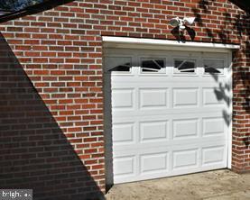 Building Photo - 7221 Barry Rd