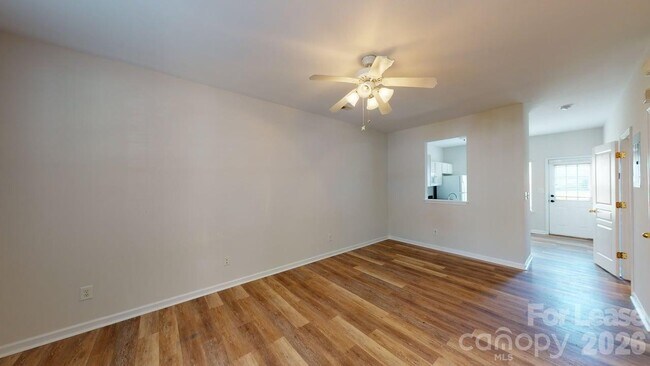 Building Photo - 5545 Seths Dr