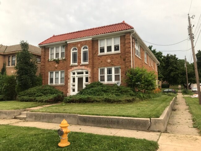 Building Photo - 1728 Rural St