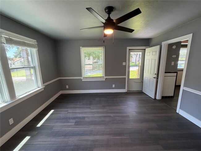 Building Photo - 7121 Lamont Dr