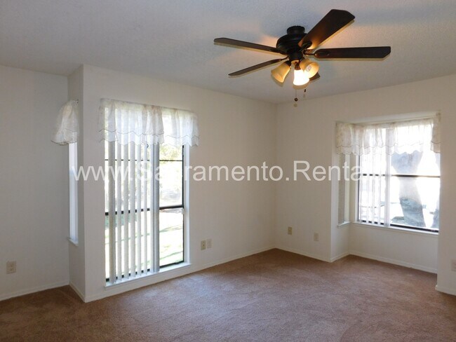 Building Photo - 750 Del Verde Cir