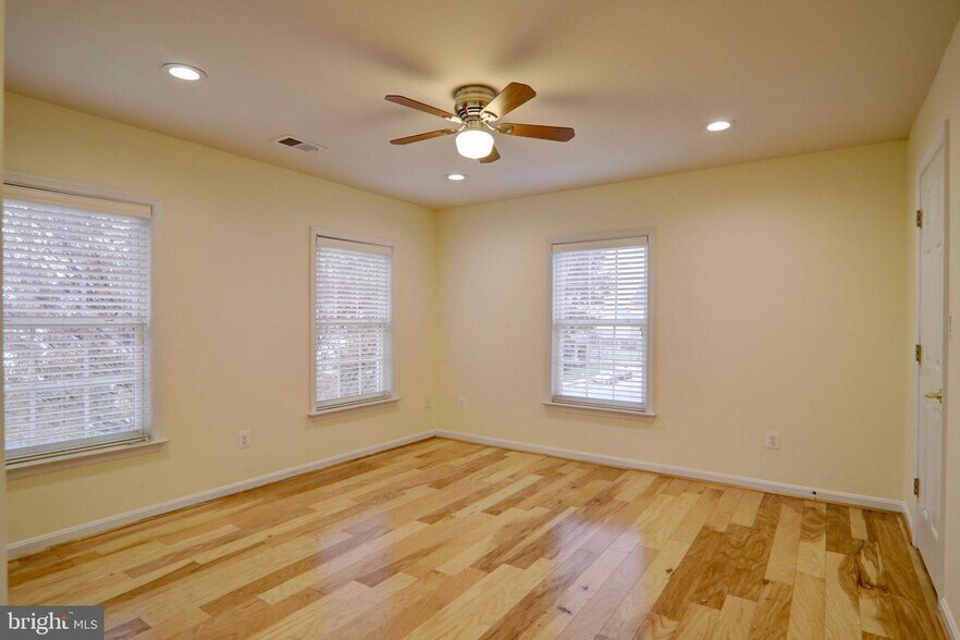 Building Photo - 41779 Bristow Manor Dr